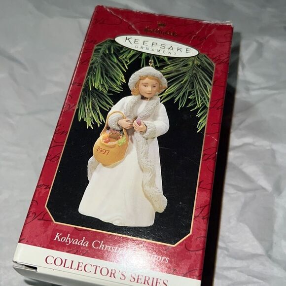 1997 Kolyada Christmas Visitors • Hallmark Keepsake Ornament Collector's Series - Picture 2 of 6